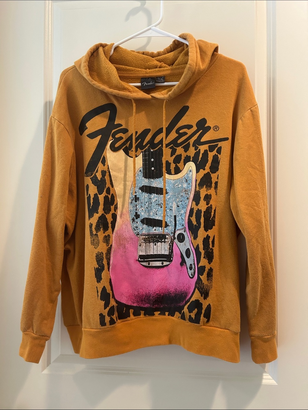 Fender Vibrant Electric Guitar Graphic Pullover Hoodie leopard print detail 1X